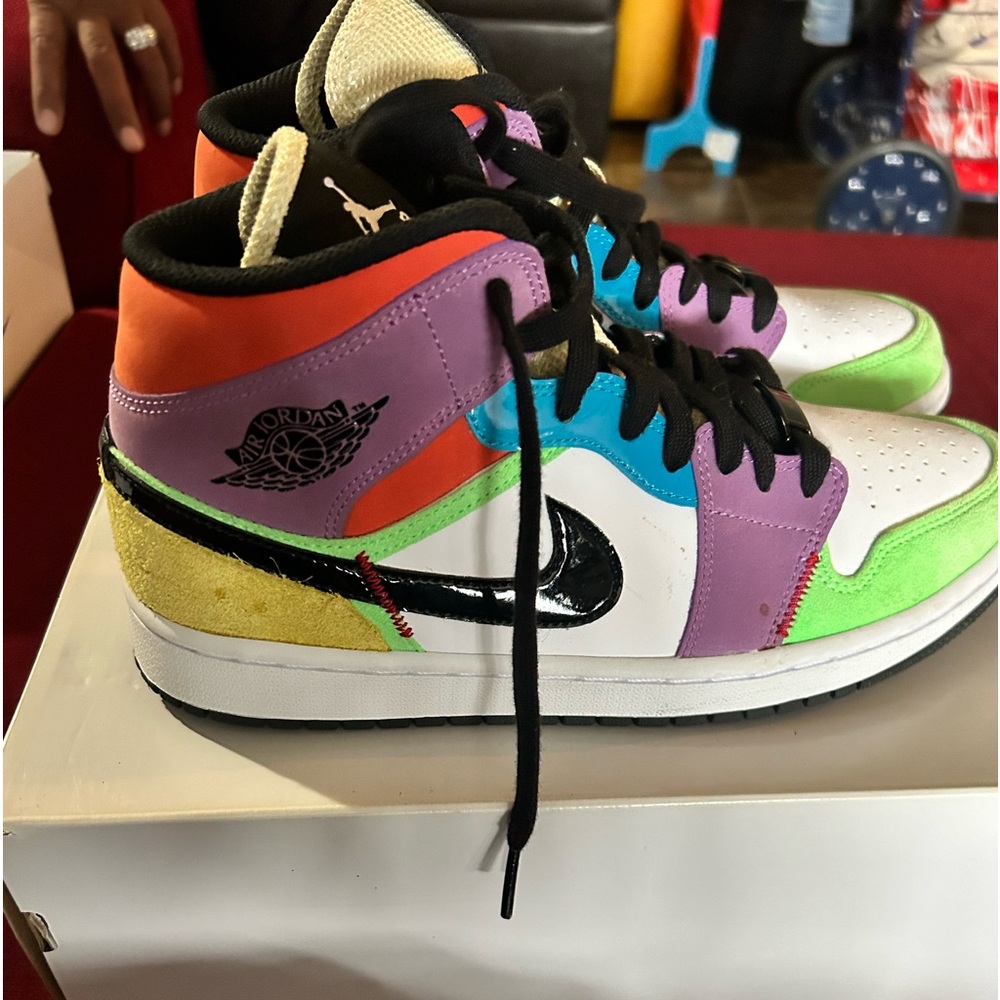 jordan 1 multicolor size 10 in women’s and worn once